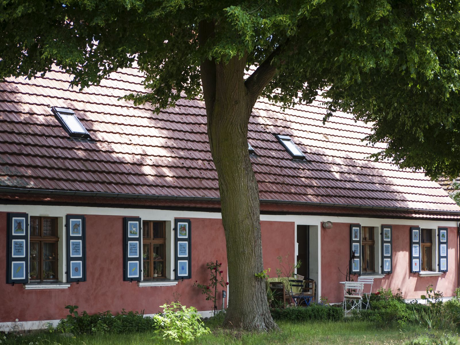 Wustrau-Dorfkern-rotes Haus